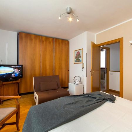 Отель Casa Nel Rustico Foresteria Lombarda Misinto Экстерьер фото